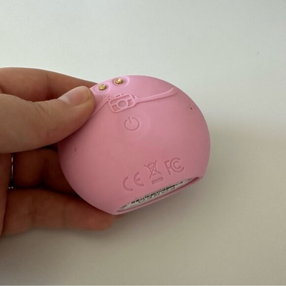 Foreo | Pastel Pink Luna Play Smart 2 - Picture 3 of 6